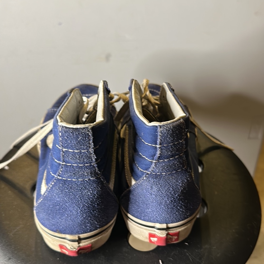 Sneakers - Picture 3 of 4